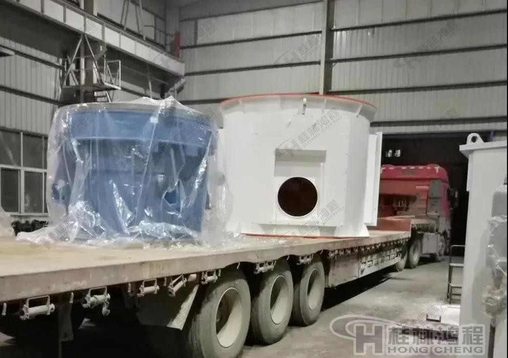 HLMX1700超細立磨發(fā)貨現(xiàn)場-超細立磨機主機裝車 HLMX1700超細立磨發(fā)貨現(xiàn)場-超細立磨機主機裝車