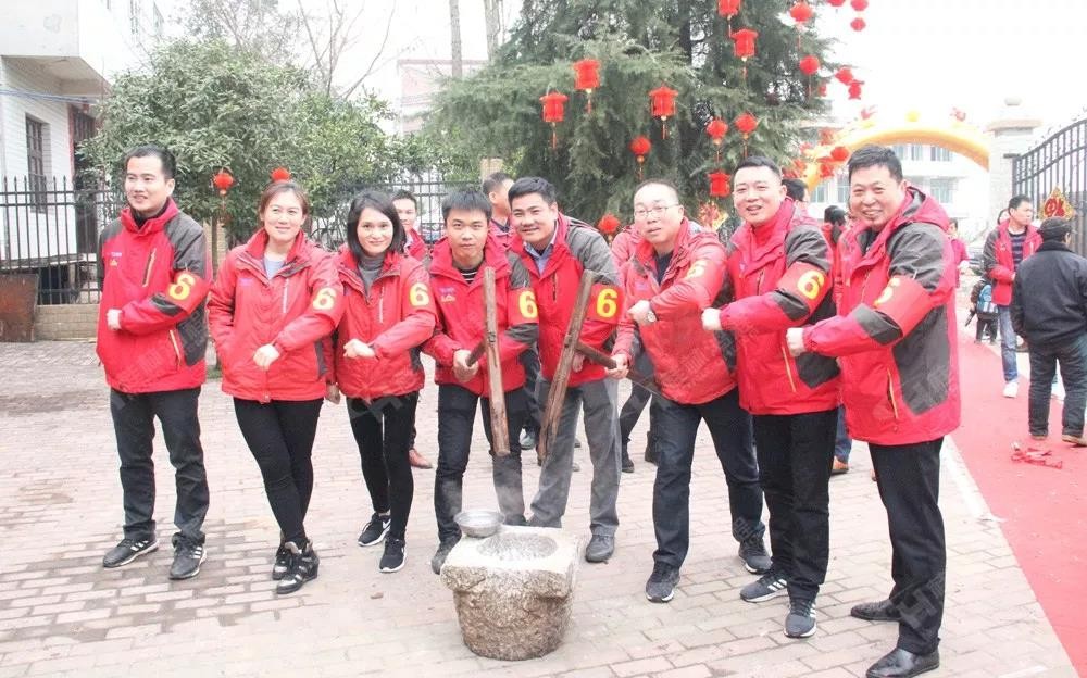 祝賀磨粉機廠家桂林鴻程第四屆戶外拓展圓滿結束 祝賀磨粉機廠家桂林鴻程第四屆戶外拓展圓滿結束