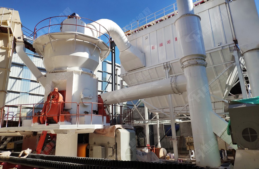 年產(chǎn)15萬噸立磨礦粉機(jī)山西客戶現(xiàn)場(chǎng)hlm1700立磨 年產(chǎn)15萬噸立磨礦粉機(jī)山西客戶現(xiàn)場(chǎng)hlm1700立磨