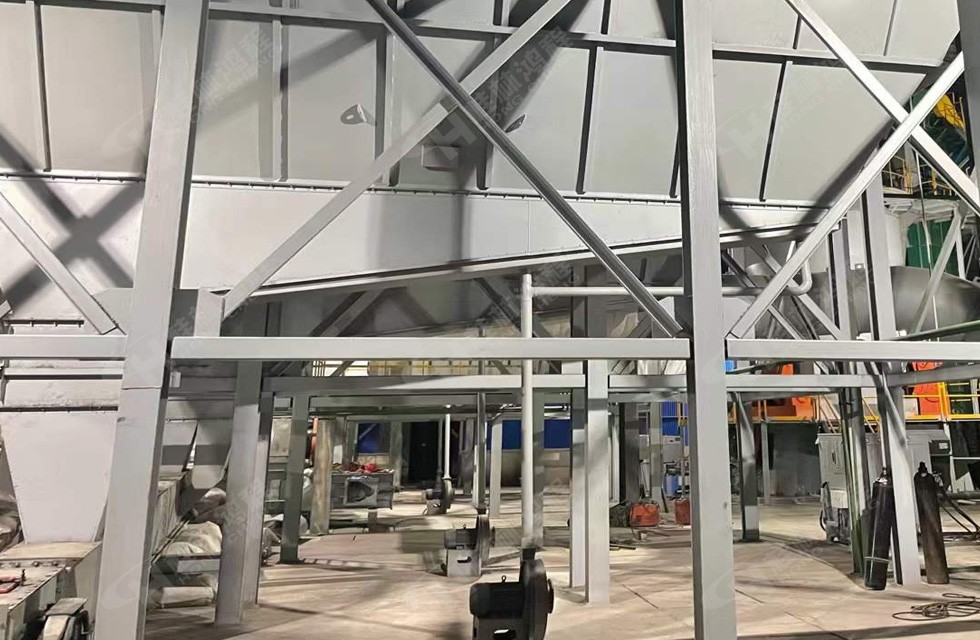 hlm2400碳酸錳立磨2條生產(chǎn)線所在的生產(chǎn)車間運(yùn)行實況