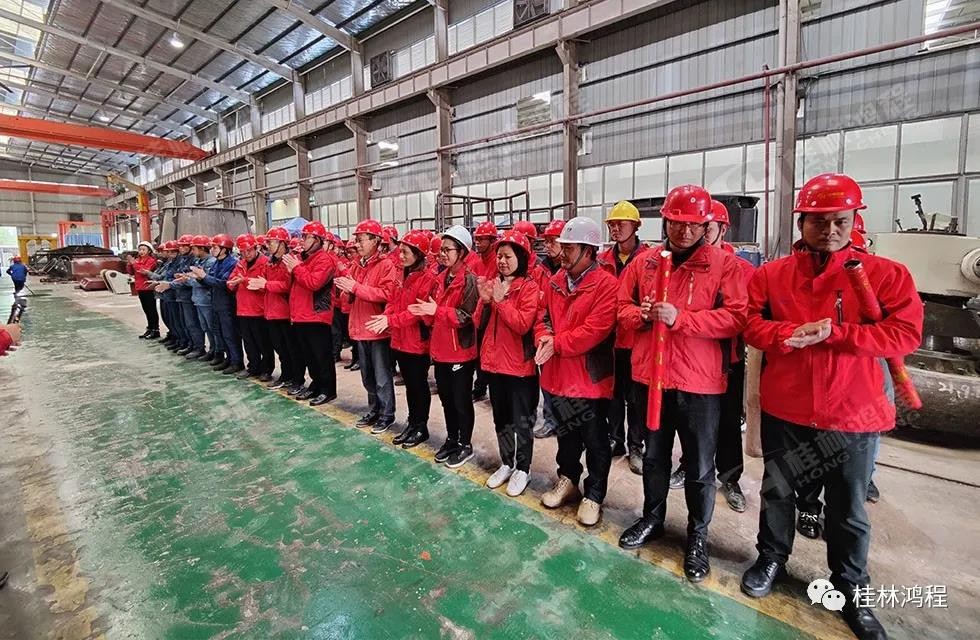 里程碑！桂林鴻程自主研發(fā)HC3000全球大型雷蒙磨正式投入市場！